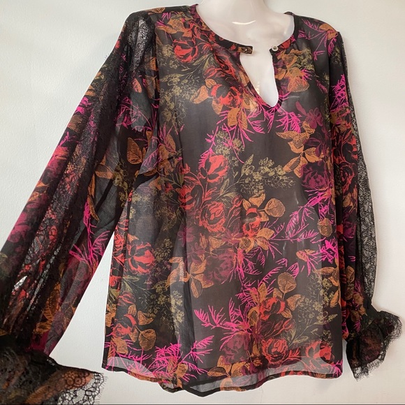 Floral Lace Blouse - Picture 4 of 10